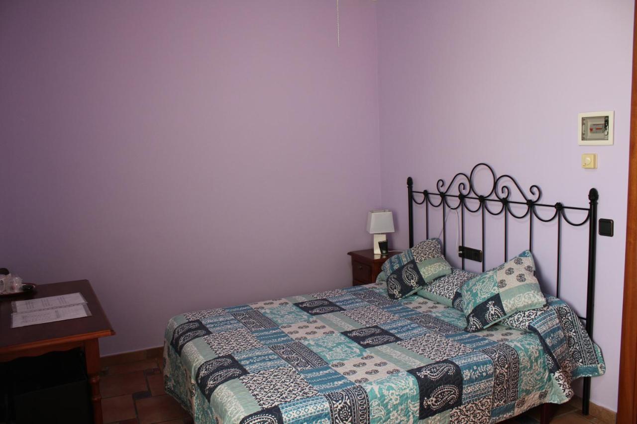 Hostal La Savina Cervera  Exteriör bild